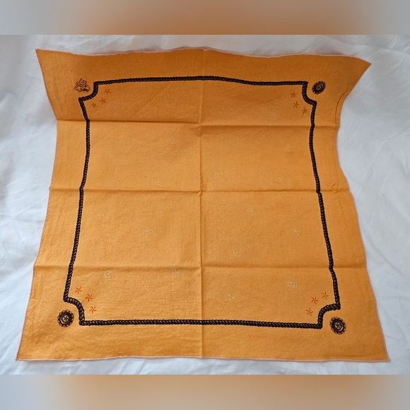 Western Table Cloth & 6 Napkins - Picture 2 of 7